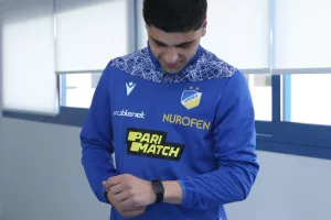 Watch FIT/ΑΠΟΕΛ