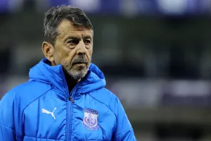Πρώτη φορά με Πετράκη...