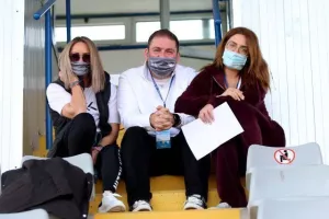 Έριξε... τριάρα στη Νέα Σαλαμίνα (φώτος)