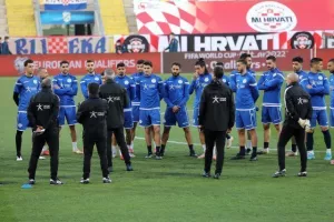 (ΦΩΤΟΣ) Η προπόνηση στο "HNK Rijeka Stadium"