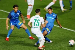 "Κόλλησαν" στο ντέρμπι Ομόνοια και Ανόρθωση (φώτος)