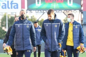 Από δυο δοκάρια και τελικά... δυο γκολ ο Μαέ και βήμα πρόκρισης η ΑΕΛ! (φώτος)