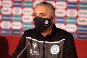 ΚΩΣΤΕΝΟΓΛΟΥ: "Τα πρώτα σημάδια είναι αισιόδοξα/ Δεν θέλω να είμαστε κομπάρσοι..." (ΒΙΝΤΕΟ)
