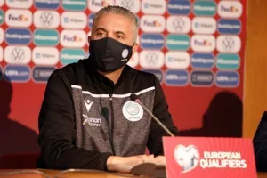 ΚΩΣΤΕΝΟΓΛΟΥ: "Τα πρώτα σημάδια είναι αισιόδοξα/ Δεν θέλω να είμαστε κομπάρσοι..." (ΒΙΝΤΕΟ)