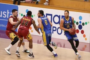 Συνέτριψε το ΑΠΟΕΛ και... έκανε το πρώτο βήμα (Φώτος)