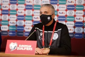 ΚΩΣΤΕΝΟΓΛΟΥ: "Πρέπει σιγά σιγά η λέξη ήττα να σβήνεται από το λεξιλόγιο μας"