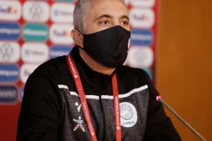ΚΩΣΤΕΝΟΓΛΟΥ: "Πρέπει σιγά σιγά η λέξη ήττα να σβήνεται από το λεξιλόγιο μας"