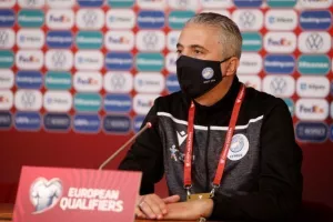 ΚΩΣΤΕΝΟΓΛΟΥ: "Πρέπει σιγά σιγά η λέξη ήττα να σβήνεται από το λεξιλόγιο μας"