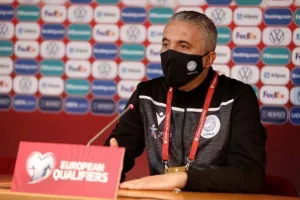 ΚΩΣΤΕΝΟΓΛΟΥ: "Πρέπει σιγά σιγά η λέξη ήττα να σβήνεται από το λεξιλόγιο μας"