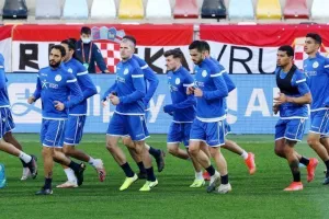 (ΦΩΤΟΣ) Η προπόνηση στο "HNK Rijeka Stadium"