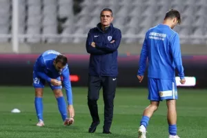 "Κόλλησαν" στο ντέρμπι Ομόνοια και Ανόρθωση (φώτος)