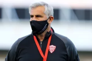 Η Σαλαμίνα κέρδισε, η ΑΕΛ πανηγυρίζει! (φώτος)