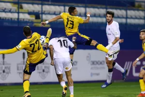 Ντέρμπι στο "Παπαδόπουλος" με 42-24-34