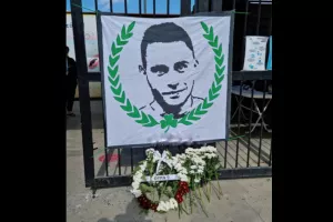 Λουλούδια και στεφάνια για τον Γιώργο