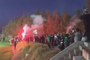 "Νέο προϊόν στον τιμοκατάλογο/Καρναβαλίστικη στολή ’πρωταθλήτης’ αν ενδιαφέρεστε"