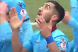 «Ο Χοσεϊνί δεν ανανεώνει με την Τράμπζονσπορ και συζητάει με την ΑΕΚ»