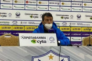 Παράπονα από Πετράκη: "Δώσαμε ένα άνισο αγώνα/ Χτίζουμε μια ομάδα με αξιοπρέπεια"