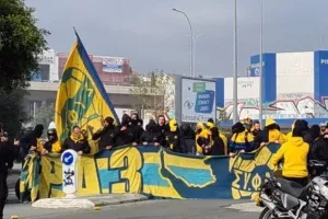(ΒΙΝΤΕΟ) Έκαναν χαμό και... Τσίρειο για "ντοπάρισμα" οι ΑΕΛίστες!