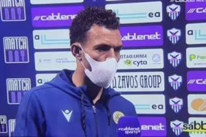 "Πάντα δύσκολα σε αυτό το γήπεδο/Αφιερωμένη στον Πρόεδρο"