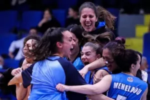 Η Ανόρθωση για το νταμπλ: “Συγχαρητήρια για την ιστορική επιτυχία”