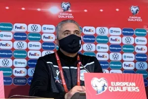 ΚΩΣΤΕΝΟΓΛΟΥ: "Πρέπει σιγά σιγά η λέξη ήττα να σβήνεται από το λεξιλόγιο μας"