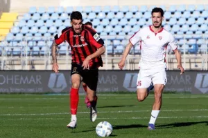 Ένας άβολος συμβιβασμός…