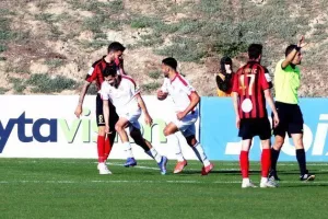 Ένας άβολος συμβιβασμός…