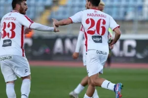 Ένας άβολος συμβιβασμός…