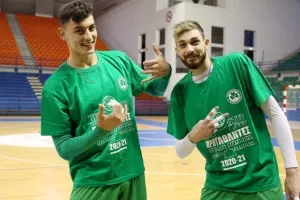 ΦΩΤΟΣ/Σήκωσε το 5ο με το απόλυτο η Ομόνοια!