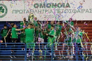 ΦΩΤΟΣ/Σήκωσε το 5ο με το απόλυτο η Ομόνοια!