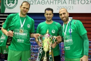 ΦΩΤΟΣ/Σήκωσε το 5ο με το απόλυτο η Ομόνοια!