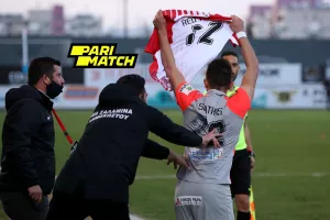 Μετά την φόρεσε... 
