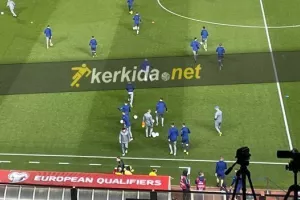 Εντεκάδα με Χούμποτσαν
