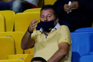 Παλαίμαχοι ΑΕΛ για Σοφοκλέους/"Γερός και δυνατός πρόεδρε"