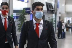 Η αναχώρηση των «ερυθρόλευκων» για το Λονδίνο (φώτος)