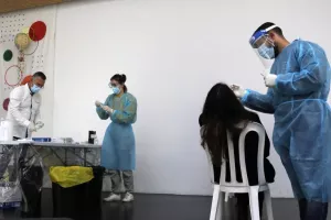 Αλλάζουν τα rapid test σε μαθητές 