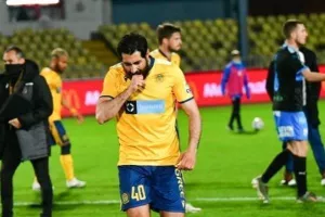 Δάγκωσε τα δάχτυλα του ο Χάρης