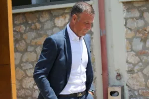 Τέλος ο Σνόντι από την ΚΕΔ