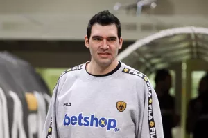 «Ελπίζουμε να μη μας πάει ακόμη πιο πίσω ο κορωνοϊός»