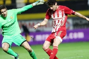 (Στιγμιότυπα) Πρόκριση για Ολυμπιακό με… παμπόνηρο Μπουχαλάκη!