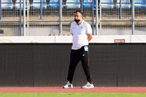 Φάγωμα προπονητή!