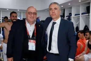 ΦΩΤΟΣ & ΒΙΝΤΕΟ/Τρελό πάρτι στα αποδυτήρια της Εθνικής