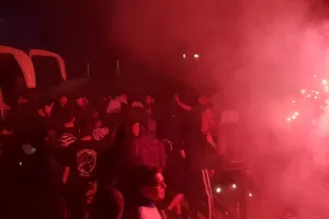 "ΝΤΟΥ" στο λεωφορείο: "Aντε γεια, πρωτάθλημα ξανά..."(φώτος/βίντεο)