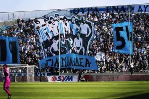 "Το όνομα του Θρύλου το χαράξαμε..." 