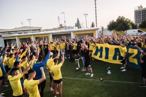 ΘΥΡΑ 3 με παίκτες! 