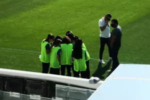 Ball-Girls στο Ανόρθωση-Ολυμπιακός! (φώτος)