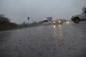ΠΡΟΣΟΧΗ/Συσσώρευση νερού στον αυτοκινητόδρομο Λεμεσού - Πάφου