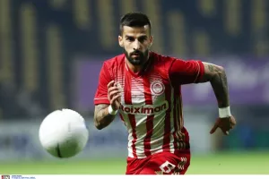Με 4-4-2 και εκπλήξεις κόντρα στον Αστέρα ο Ολυμπιακός 