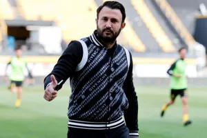Καρυπίδης σε Μάνο: «Θα σε μάθω να εκτελείς πέναλτι γιατί εσύ, όπως πας, θα μας καταστρέψεις»
