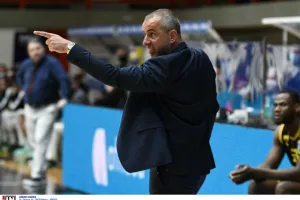 "Περήφανος για την εικόνα που δείξαμε, κάποια πράγματα είναι πάνω από τις καριέρες"